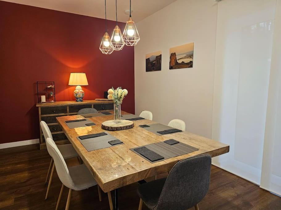 Our House @ Little France Edimburgo