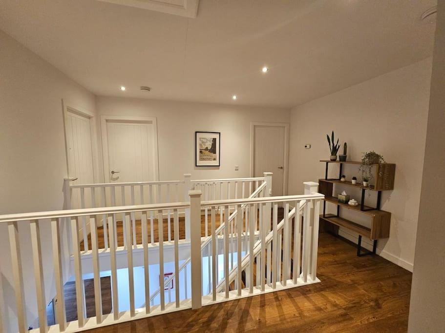Our House @ Little France * Edimburgo